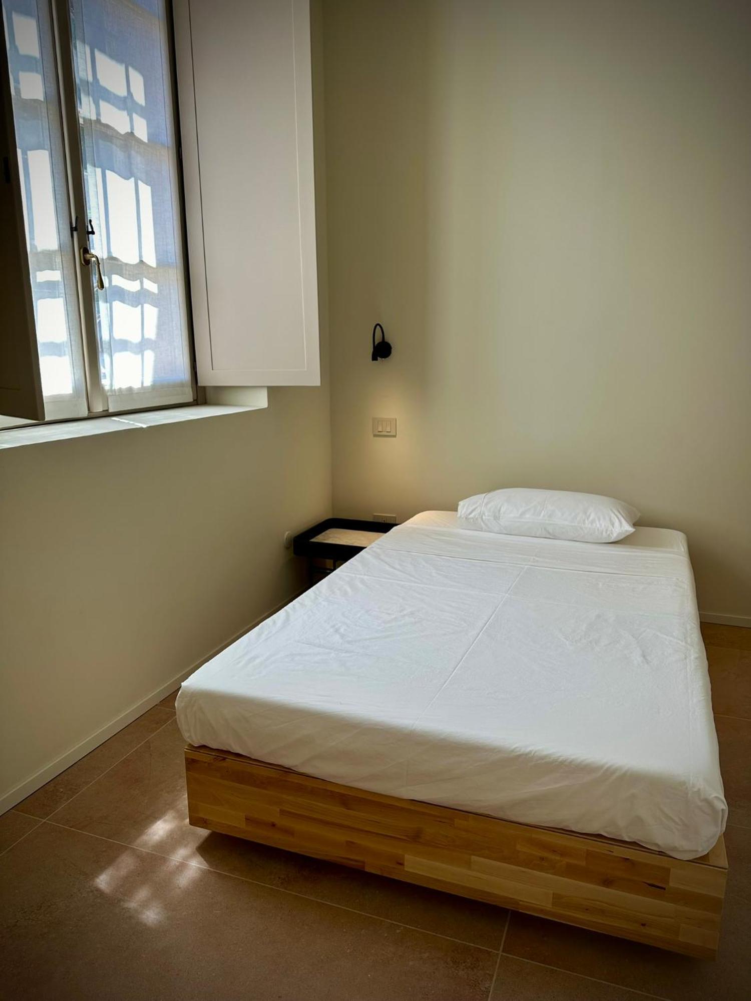 Grey-Fontanelli Luxury Suite เรจโจเอมิเลีย ภายนอก รูปภาพ